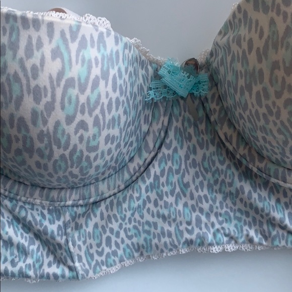 VS Bra - Picture 2 of 5